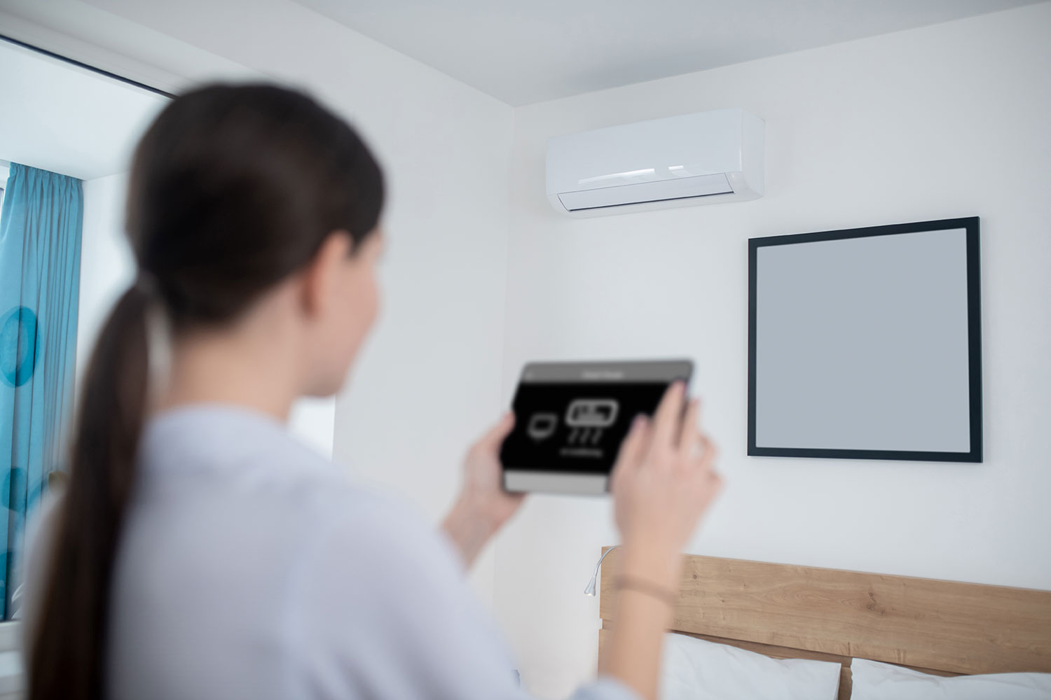 ¿Cuáles son los riesgos de dormir con el aire acondicionado encendido?