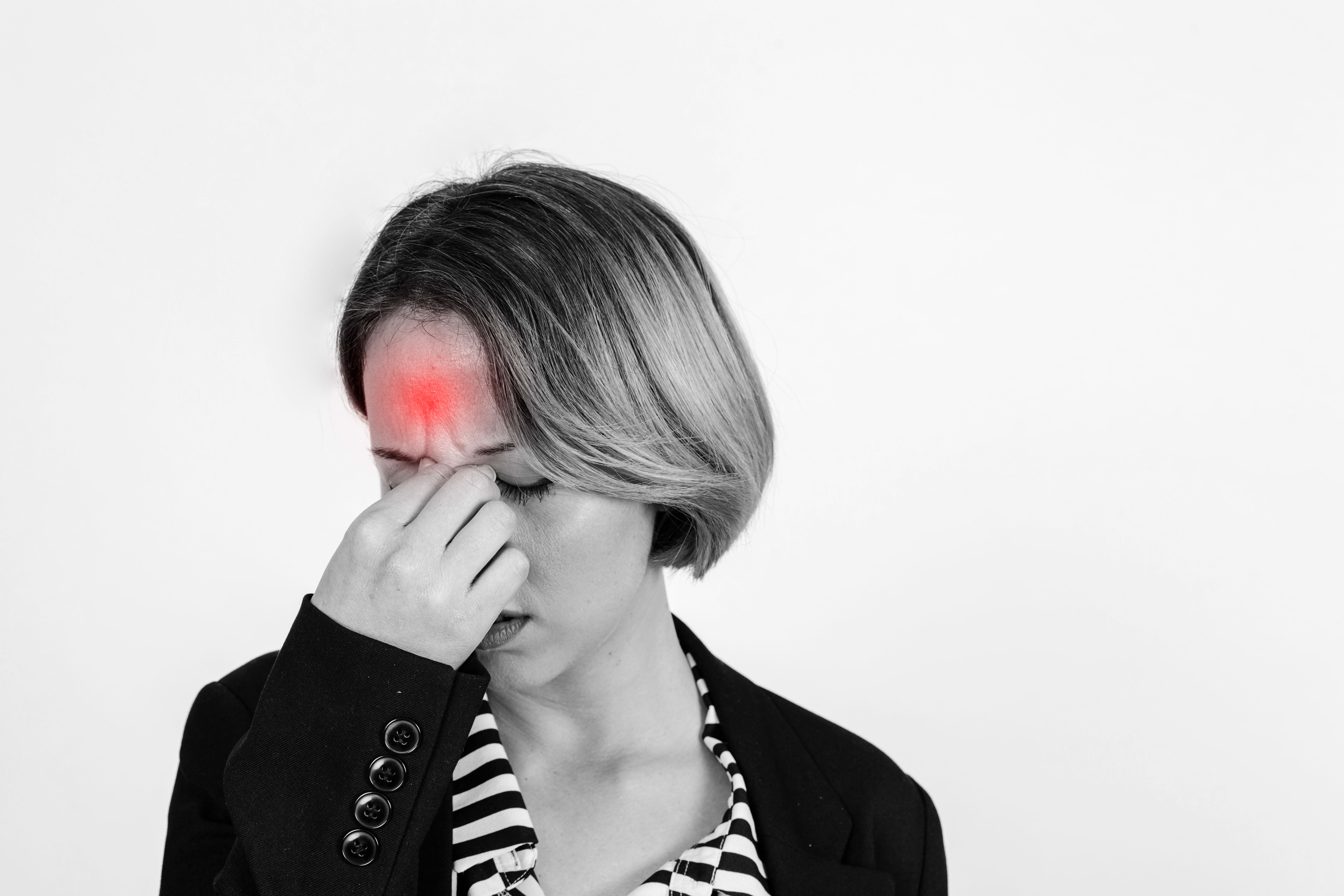 Primer fármaco que trata la migraña y sus síntomas previos