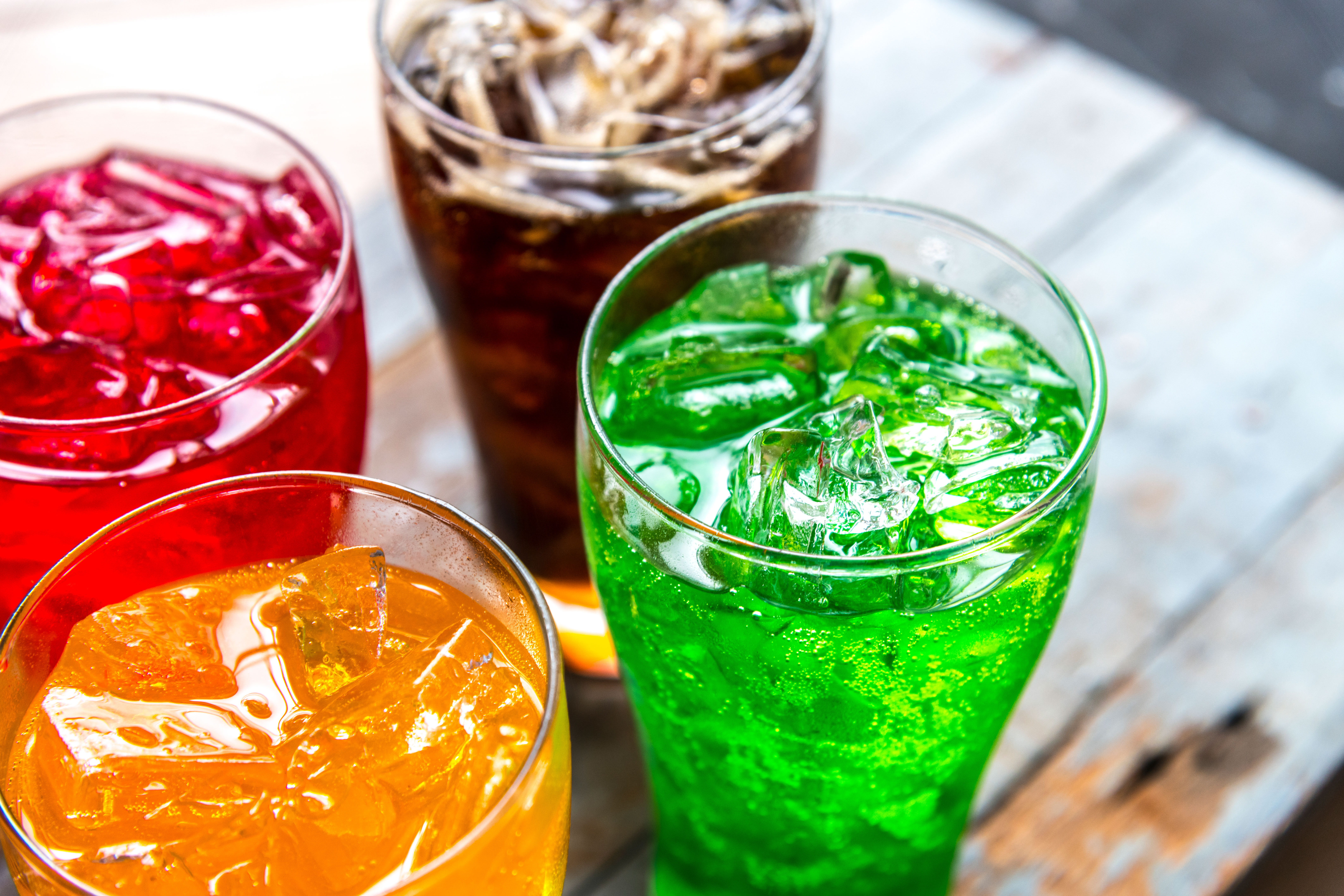 Un estudio asocia los refrescos light y azucarados con mayor riesgo de enfermedad hepática